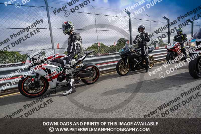 donington no limits trackday;donington park photographs;donington trackday photographs;no limits trackdays;peter wileman photography;trackday digital images;trackday photos